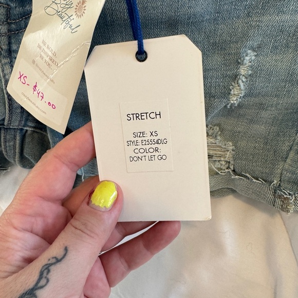 Eunina Kadence mid rise cuffed short NWT sz xs - Picture 2 of 5